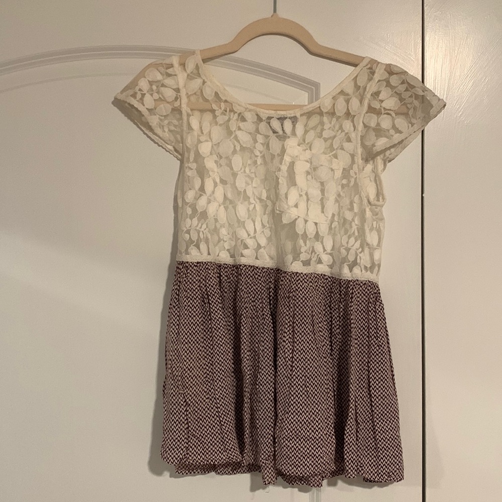 Small lace, purple blouse
